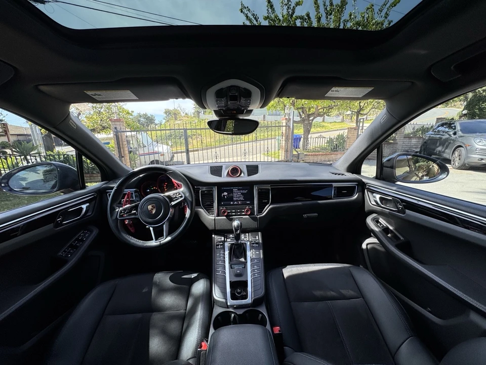 2018 Porsche Macan - Image 14 of 21