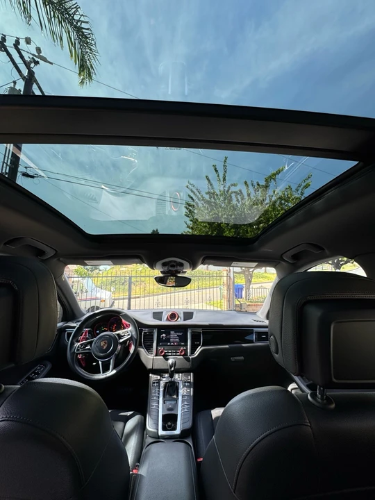 2018 Porsche Macan - Image 15 of 21