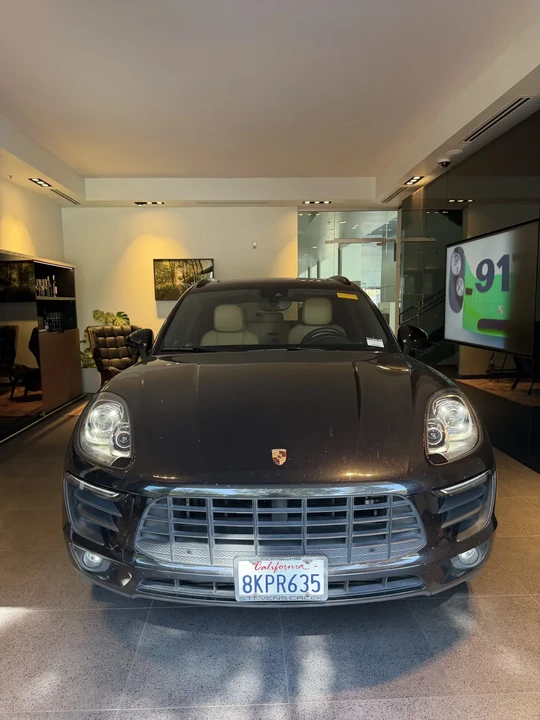 2018 Porsche Macan - Image 8 of 31