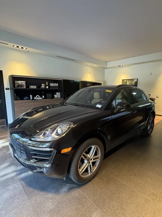 2018 Porsche Macan - Image 24 of 31