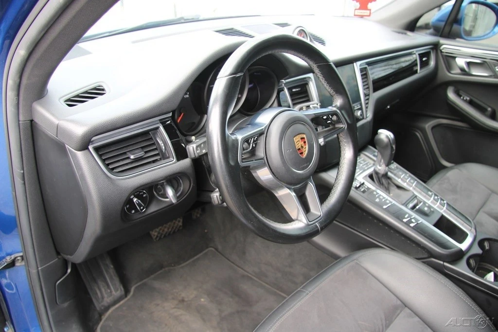 2018 Porsche Macan - Image 13 of 21