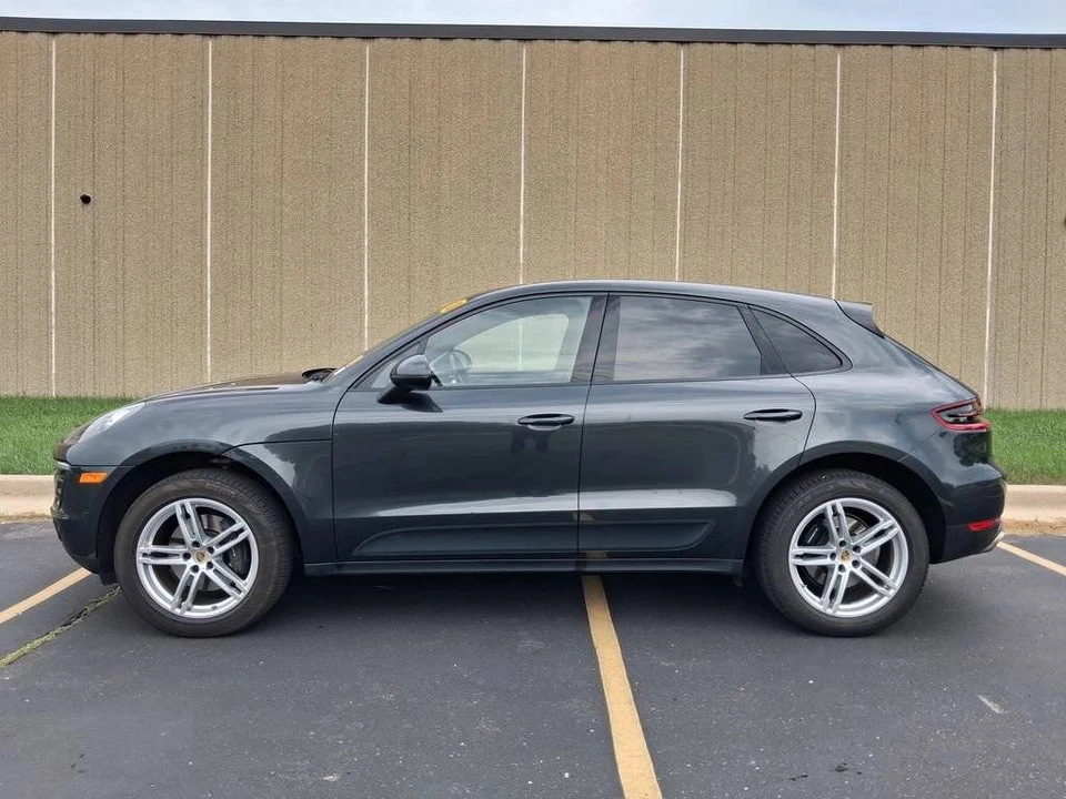2018 Porsche Macan - Image 2 of 5