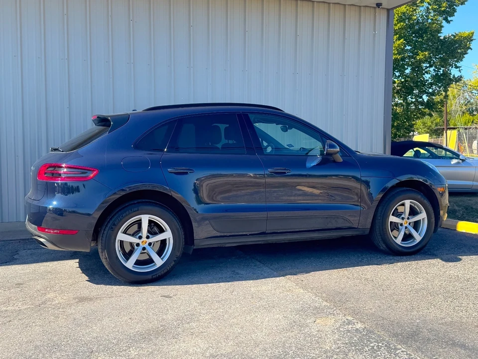 2018 Porsche Macan - Image 8 of 21