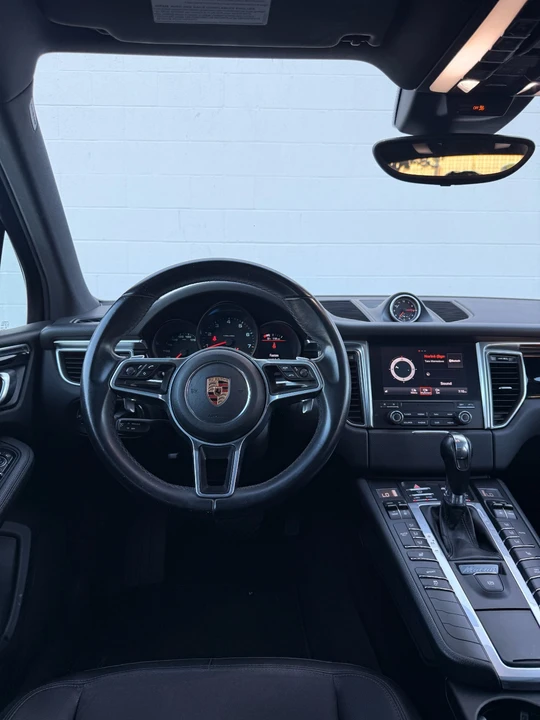 2018 Porsche Macan - Image 7 of 12