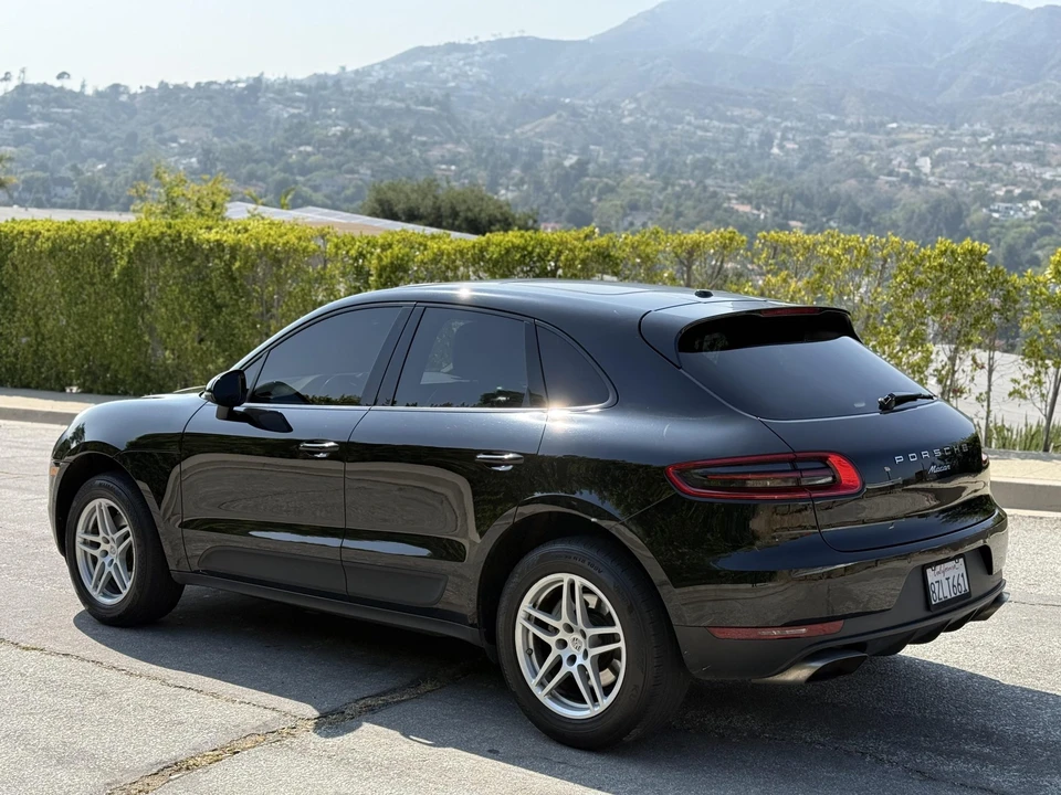 2018 Porsche Macan - Image 21 of 31