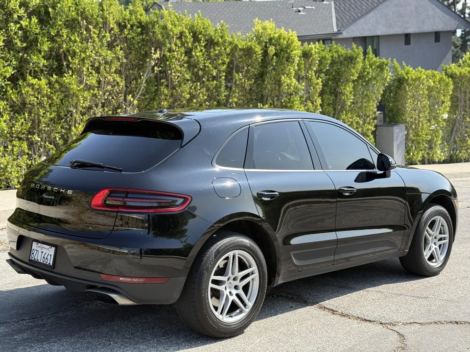 2018 Porsche Macan - Image 19 of 31