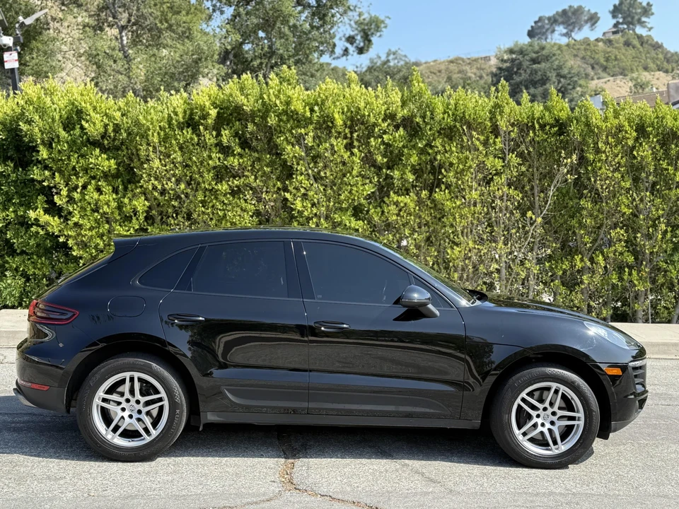 2018 Porsche Macan - Image 18 of 31