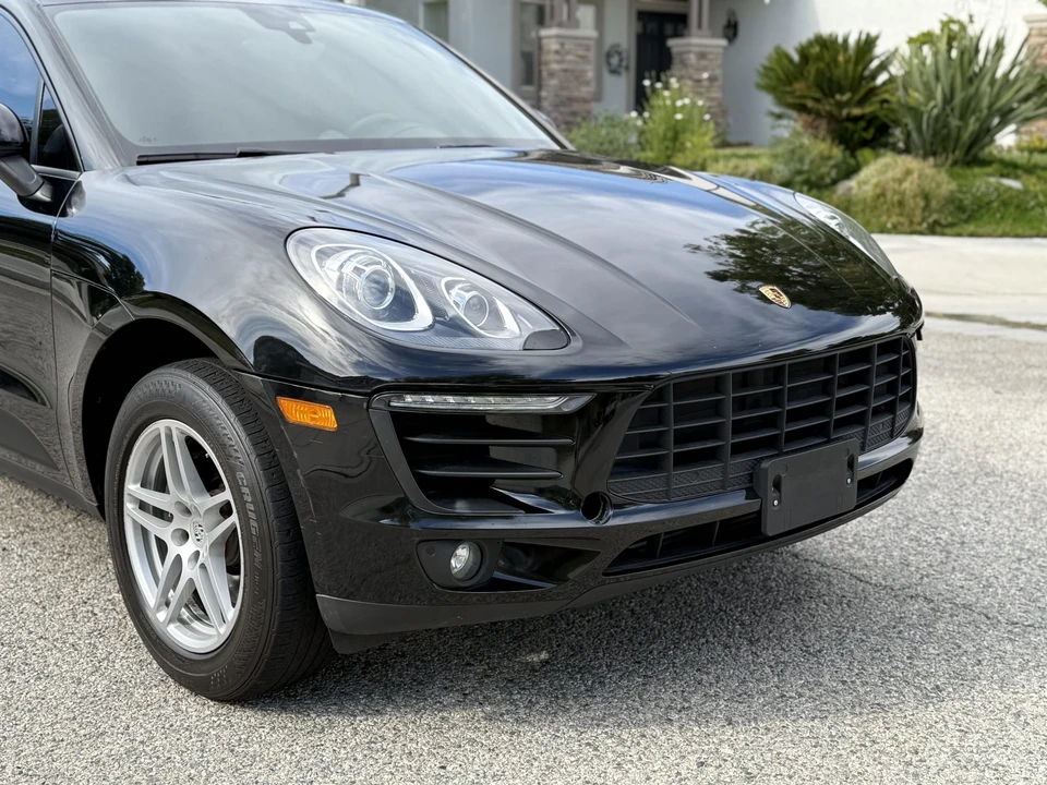 2018 Porsche Macan - Image 26 of 31