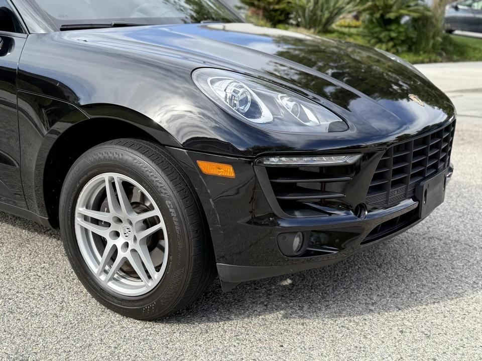 2018 Porsche Macan - Image 27 of 31