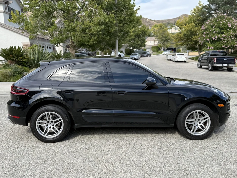 2018 Porsche Macan - Image 9 of 31