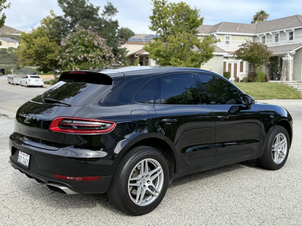 2018 Porsche Macan - Image 10 of 31