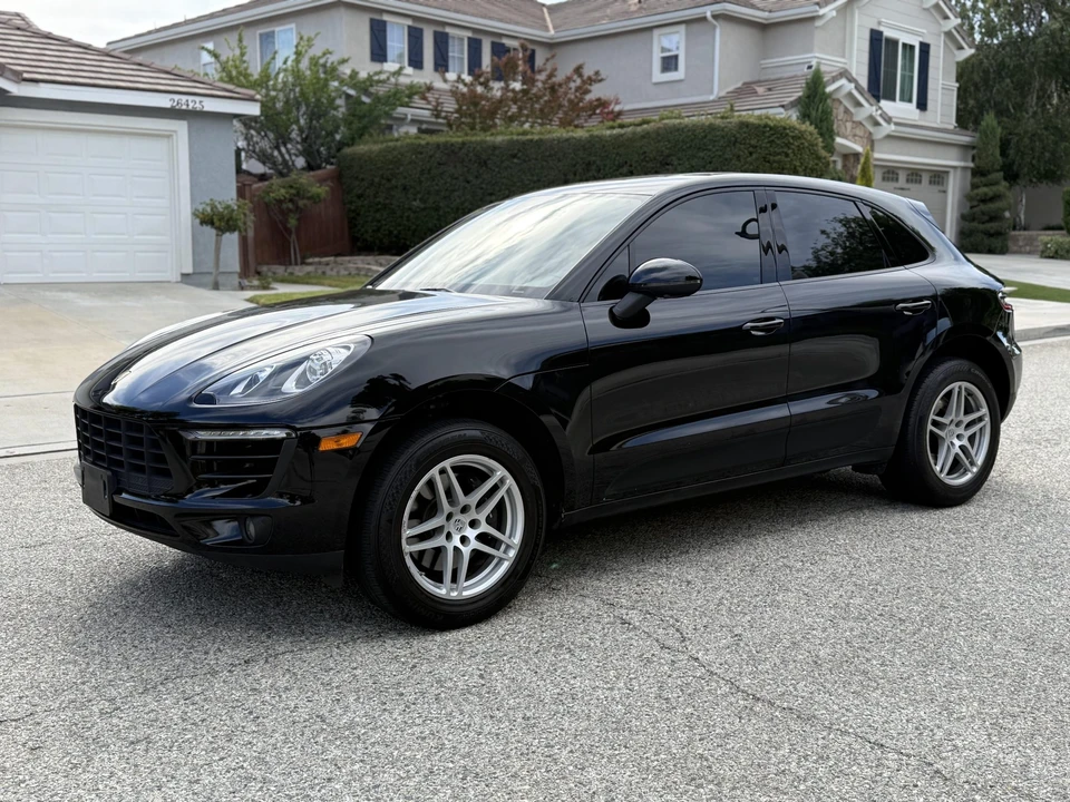 2018 Porsche Macan - Image 2 of 31