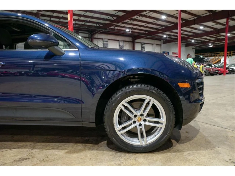 2018 Porsche Macan - Image 11 of 31