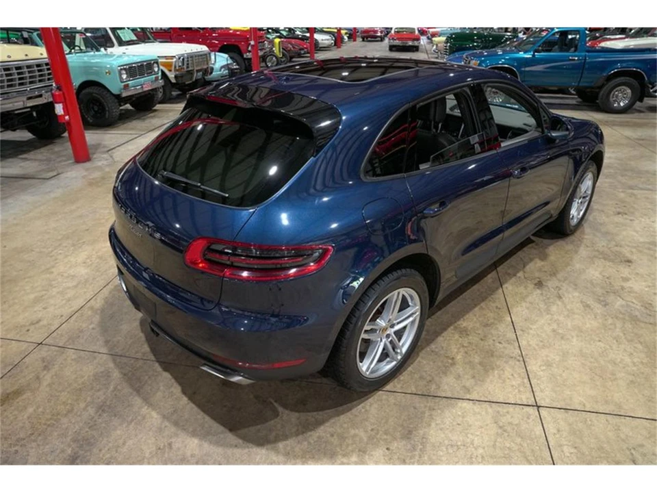 2018 Porsche Macan - Image 17 of 31