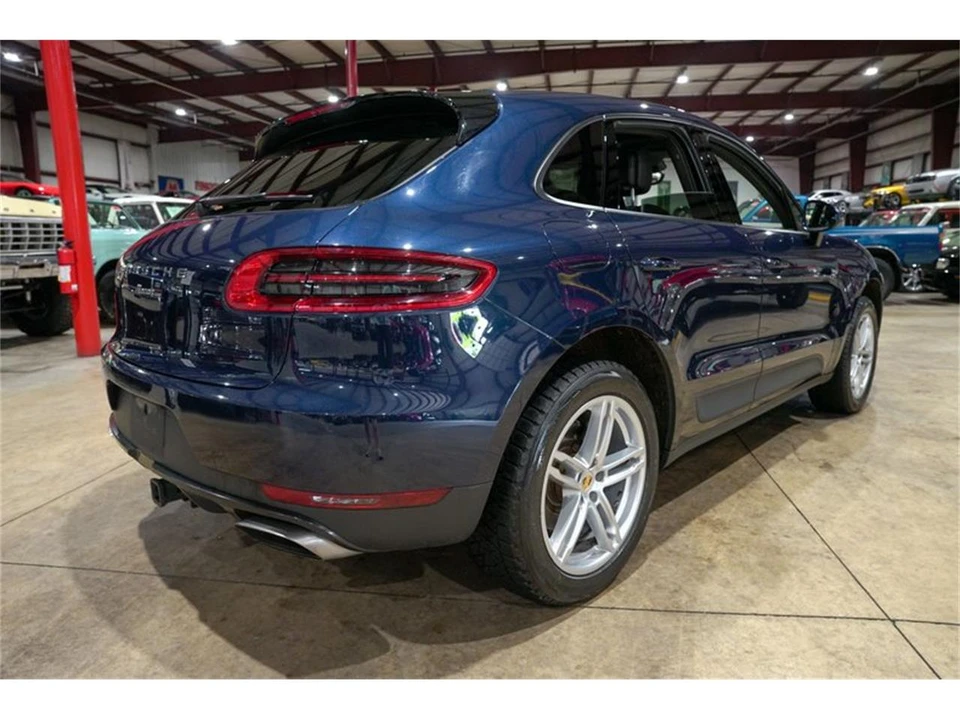 2018 Porsche Macan - Image 8 of 31