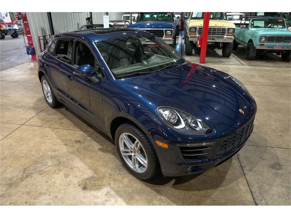 2018 Porsche Macan - Image 14 of 31