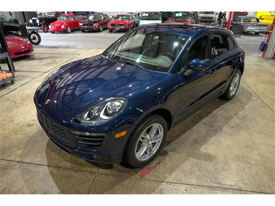 2018 Porsche Macan - Image 15 of 31