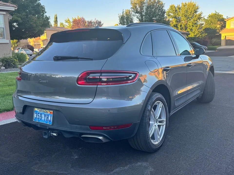 2018 Porsche Macan - Image 9 of 10