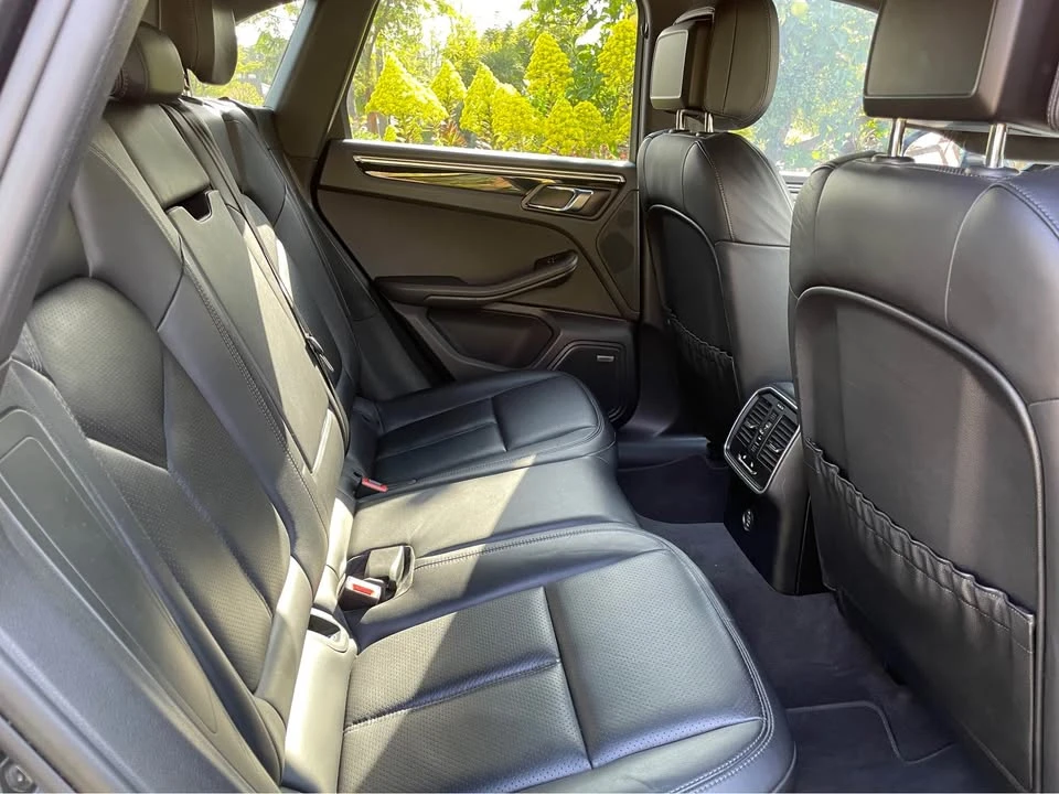 2018 Porsche Macan - Image 11 of 20
