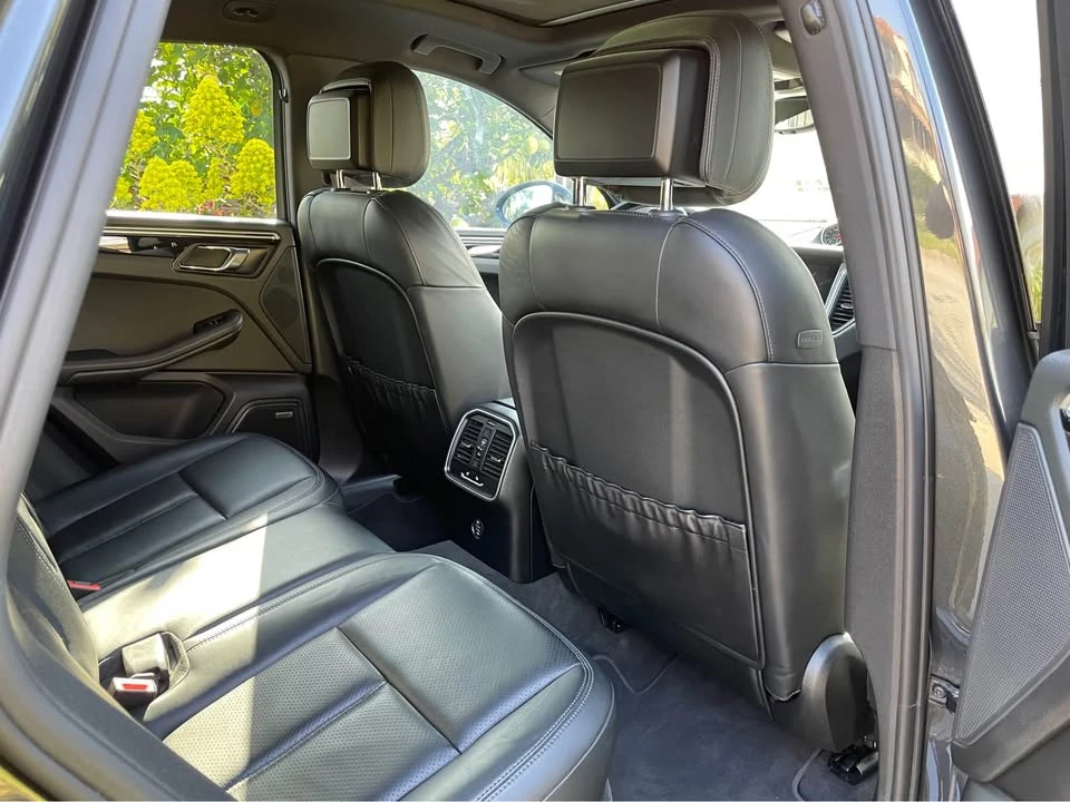 2018 Porsche Macan - Image 10 of 20