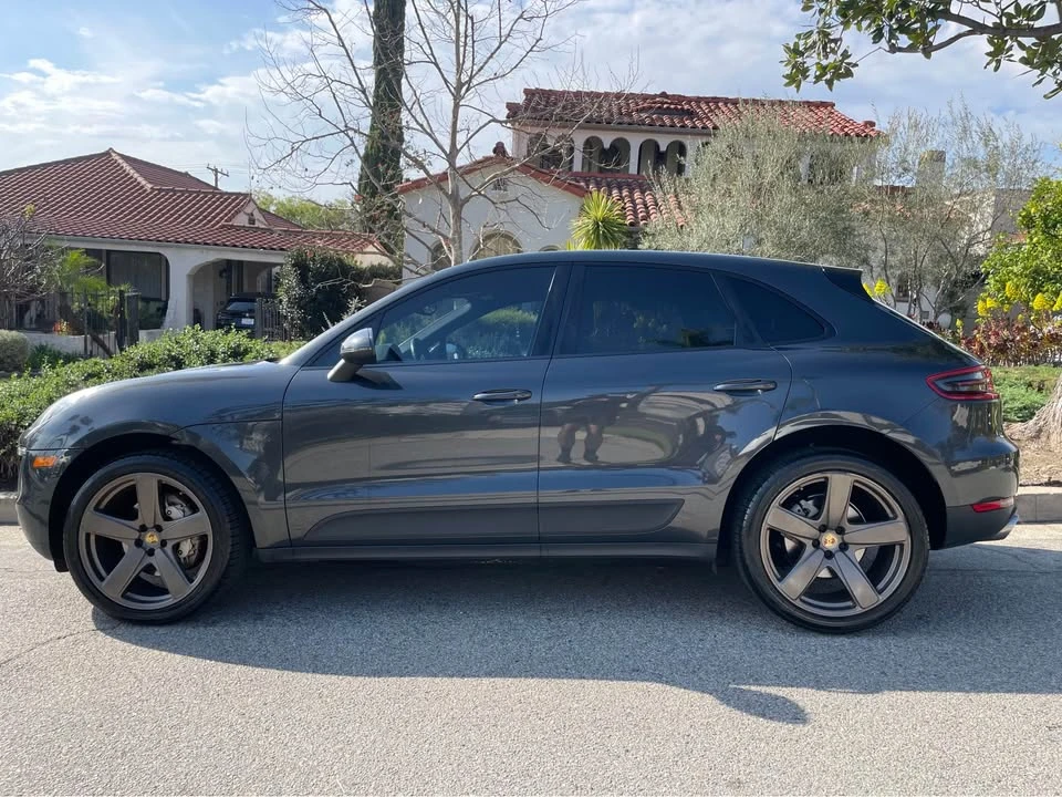 2018 Porsche Macan - Image 16 of 20