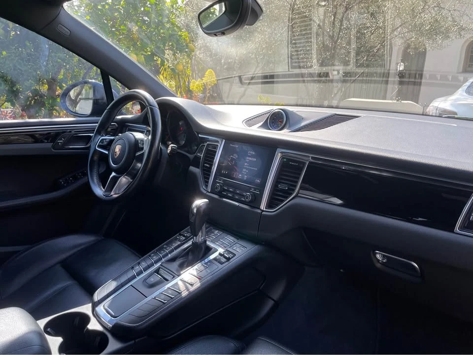 2018 Porsche Macan - Image 12 of 20
