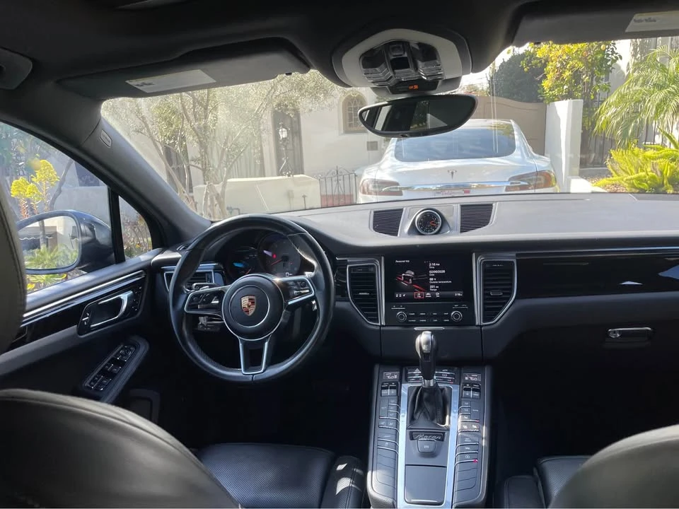 2018 Porsche Macan - Image 18 of 20