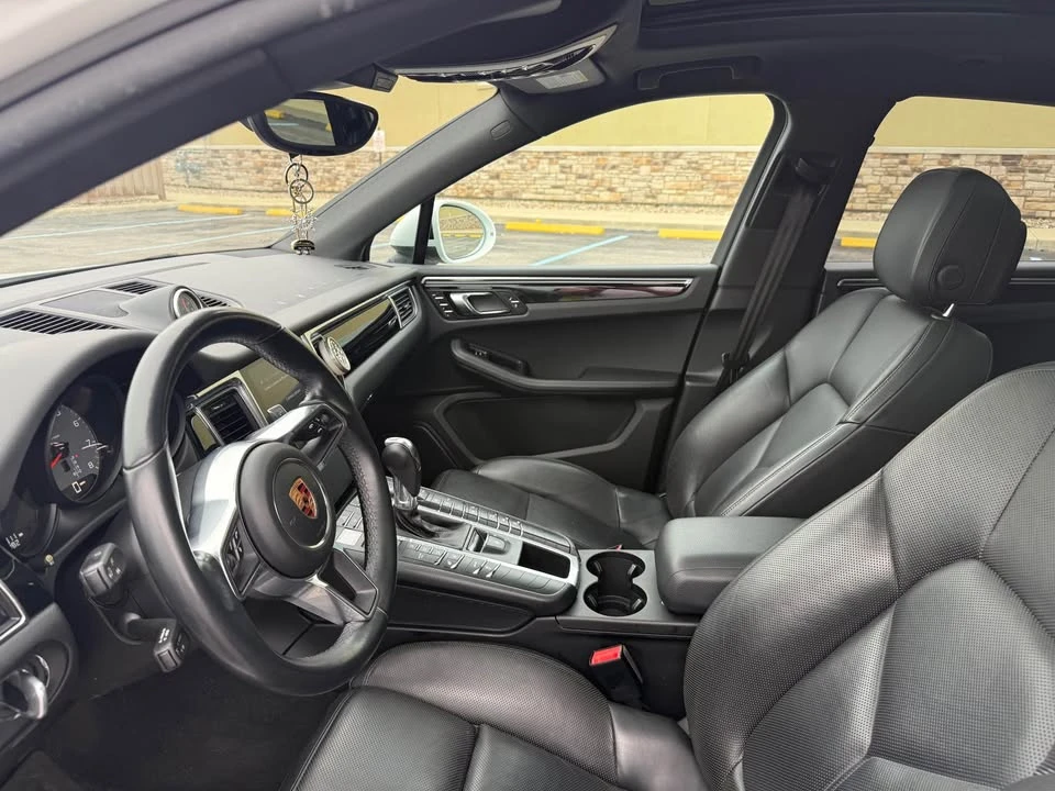 2018 Porsche Macan - Image 11 of 19