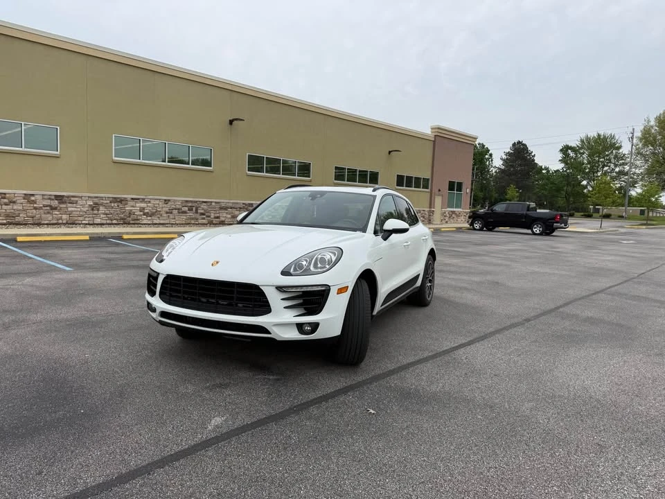 2018 Porsche Macan - Image 10 of 19