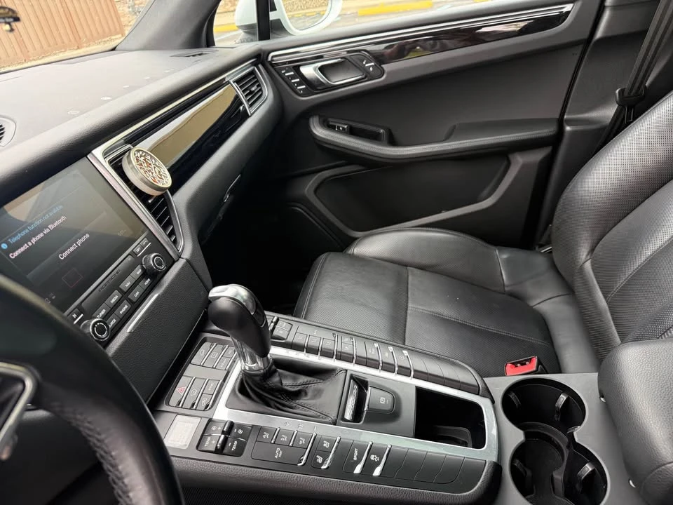 2018 Porsche Macan - Image 13 of 19