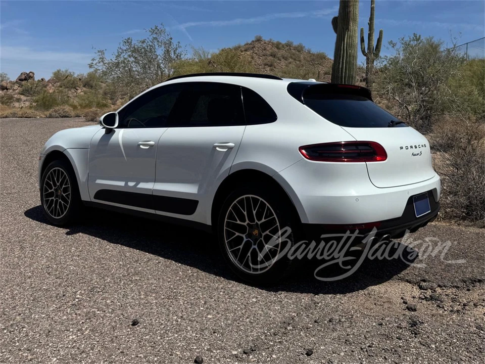 2018 Porsche Macan - Image 3 of 4