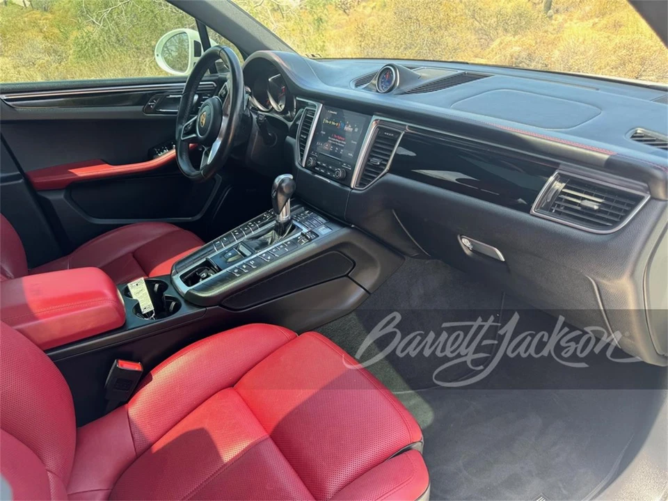2018 Porsche Macan - Image 4 of 4