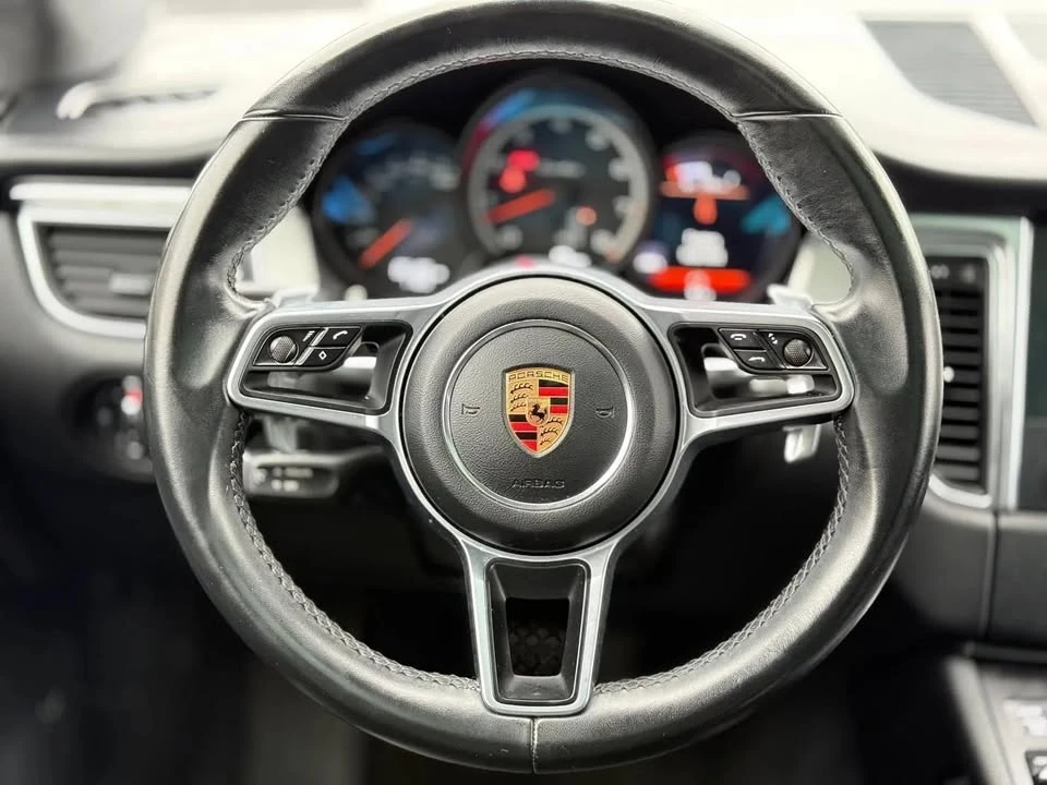 2018 Porsche Macan - Image 14 of 20