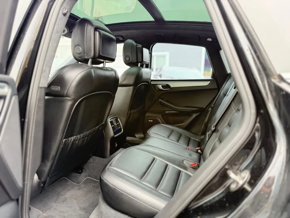 2018 Porsche Macan - Image 8 of 20