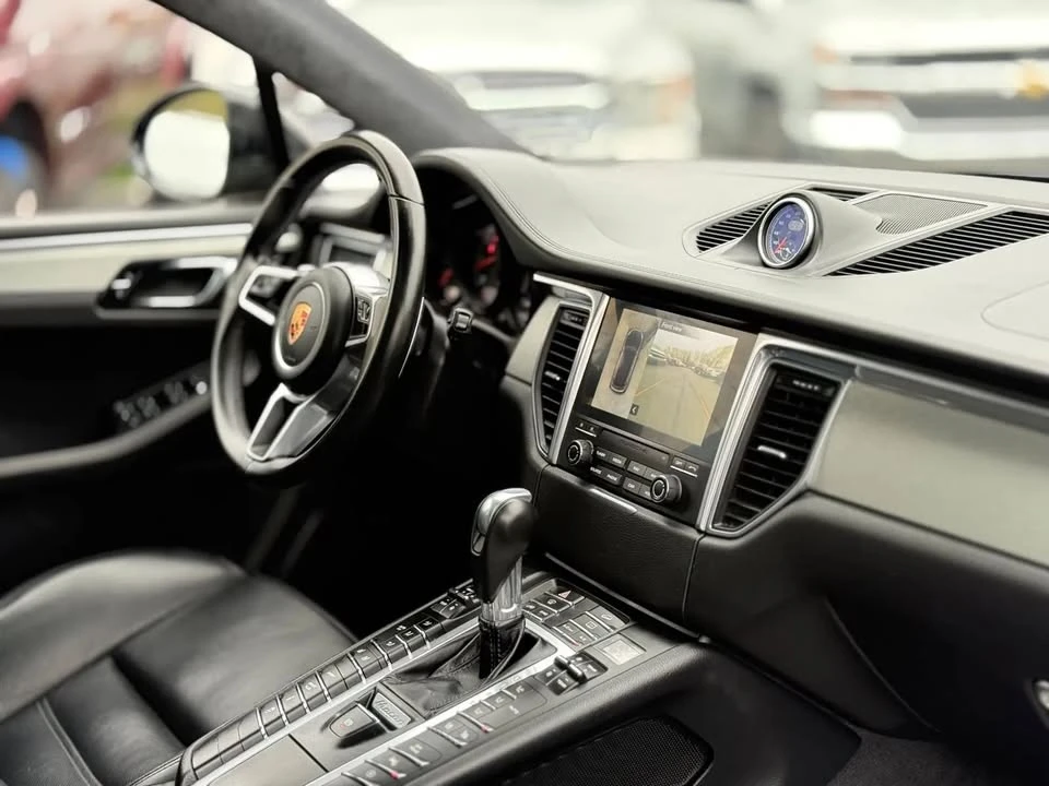 2018 Porsche Macan - Image 13 of 20