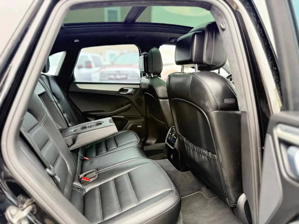 2018 Porsche Macan - Image 11 of 20