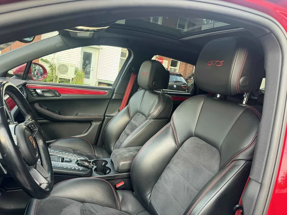 2018 Porsche Macan - Image 11 of 17
