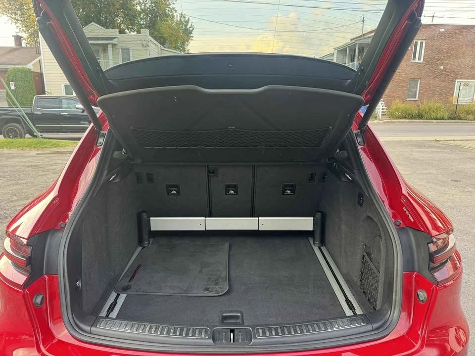 2018 Porsche Macan - Image 17 of 17