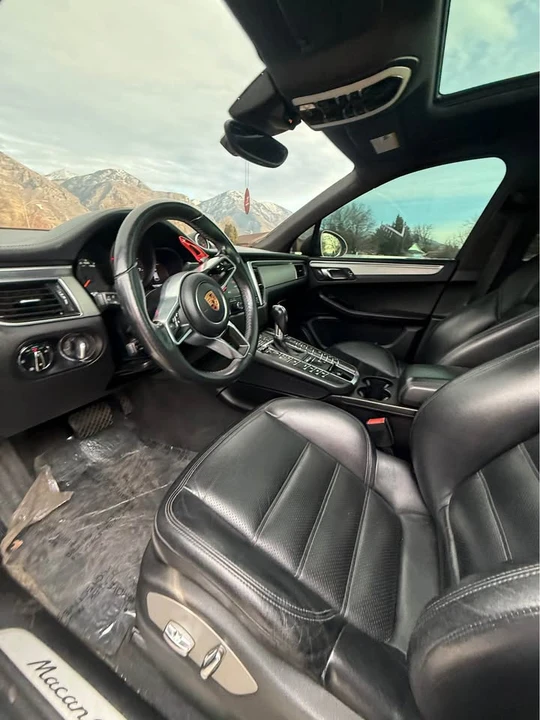 2018 Porsche Macan - Image 9 of 13
