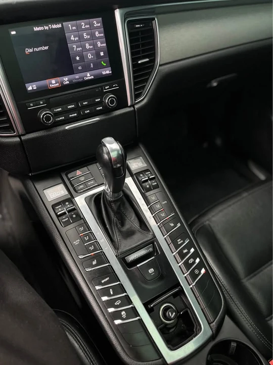 2018 Porsche Macan - Image 10 of 14