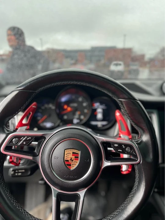 2018 Porsche Macan - Image 12 of 14