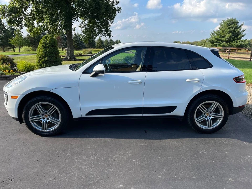 2018 Porsche Macan - Image 10 of 14