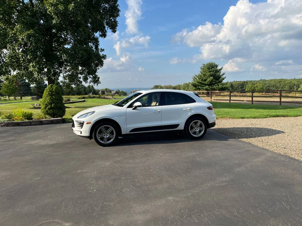 2018 Porsche Macan - Image 2 of 14