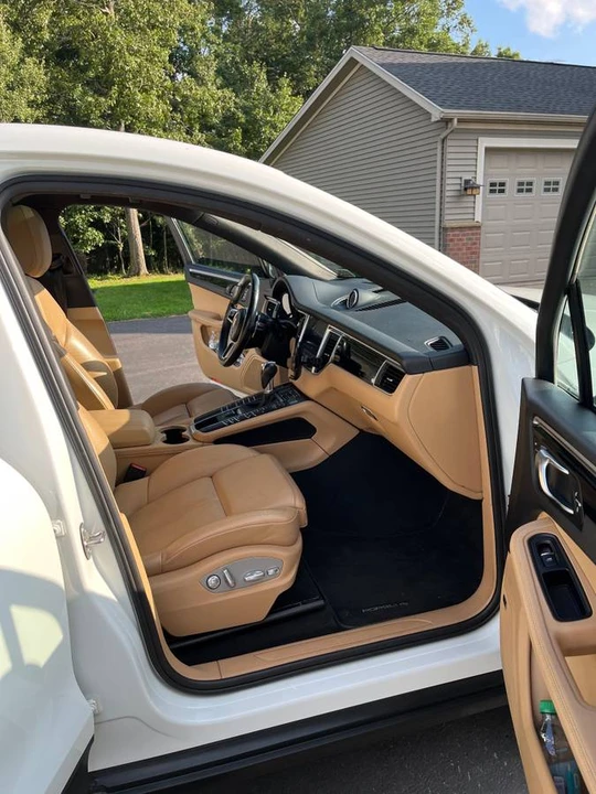 2018 Porsche Macan - Image 5 of 14