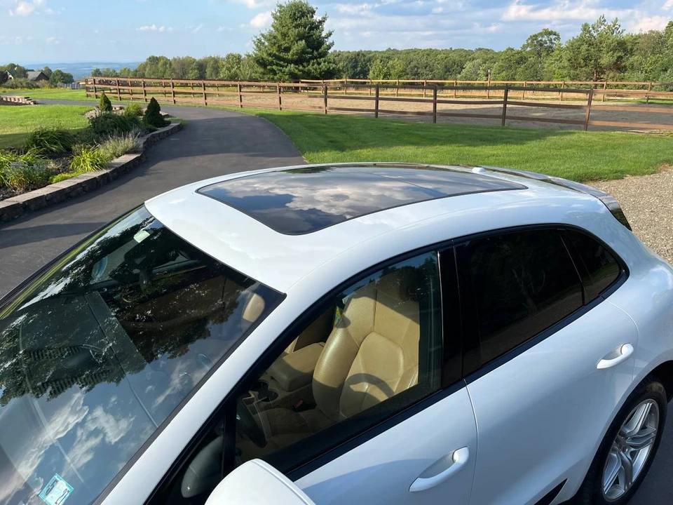 2018 Porsche Macan - Image 9 of 14