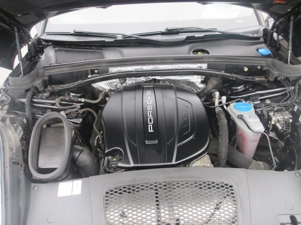 2018 Porsche Macan - Image 19 of 20