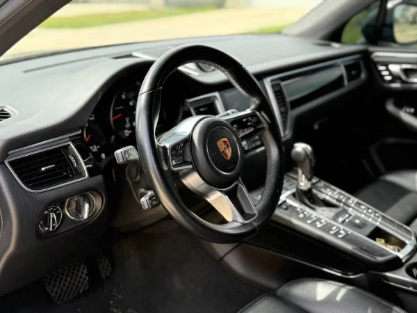 2018 Porsche Macan Turbo - Image 4 of 13