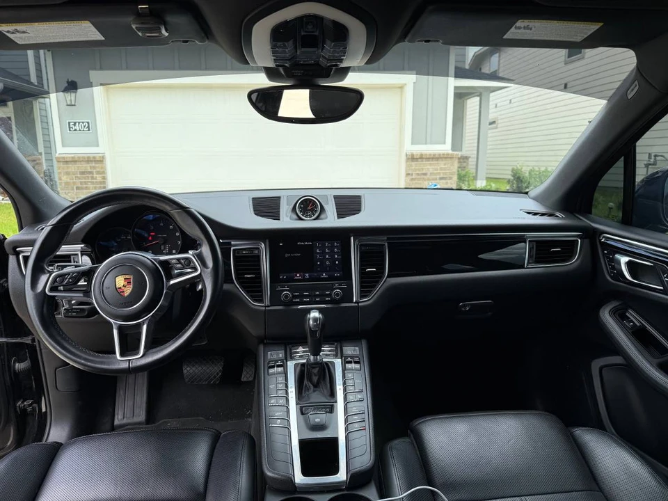 2018 Porsche Macan - Image 10 of 13