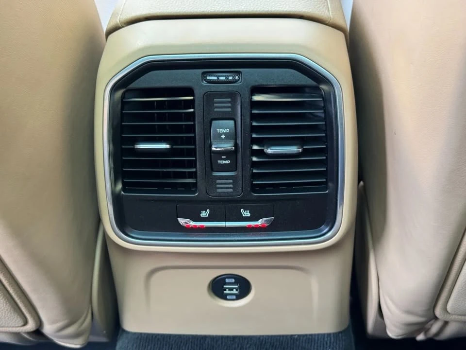 2018 Porsche Macan - Image 12 of 20