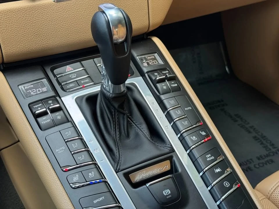 2018 Porsche Macan - Image 11 of 20